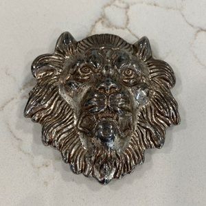 Lion belt buckle